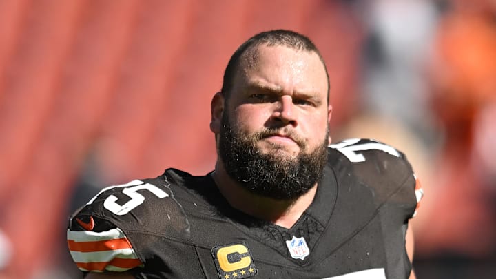 Cleveland Browns guard Joel Bitonio