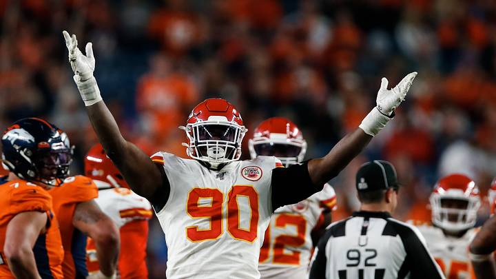 Kansas City Chiefs defensive end Emmanuel Ogbah (90)