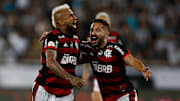 Vidal e Everton Ribeiro são um dos desfalques do rubro-negro para o confronto
