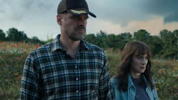 STRANGER THINGS. (L to R) David Harbour as Jim Hopper and Winona Ryder as Joyce Byers in STRANGER THINGS. Cr. Courtesy of Netflix © 2022