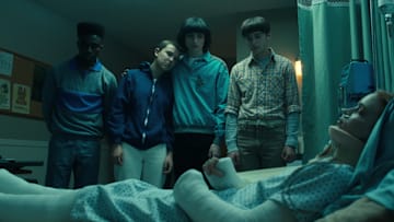 STRANGER THINGS. (L to R) Caleb McLaughlin as Lucas Sinclair, Millie Bobby Brown as Eleven, Finn Wolfhard as Mike Wheeler, Noah Schnapp as Will Byers, and Sadie Sink as Max Mayfield in STRANGER THINGS. Cr. Courtesy of Netflix © 2022