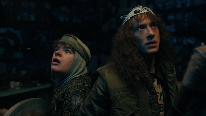 STRANGER THINGS. (L to R) Gaten Matarazzo as Dustin Henderson and Joseph Quinn as Eddie Munson in STRANGER THINGS. Cr. Courtesy of Netflix © 2022
