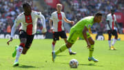 Partida acontece neste domingo, em Old Trafford