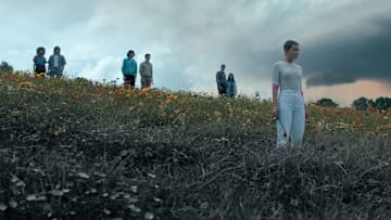 STRANGER THINGS. (L to R) Natalia Dyer as Nancy Wheeler, Charlie Heaton as Jonathan Byers, Finn Wolfhard as Mike Wheeler, Noah Schnapp as Will Byers, David Harbour as Jim Hopper, Winona Ryder as Joyce Byers, and Millie Bobby Brown as Eleven in STRANGER THINGS. Cr. Courtesy of Netflix © 2022