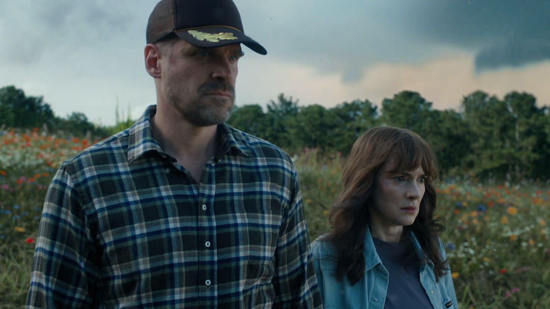STRANGER THINGS. (L to R) David Harbour as Jim Hopper and Winona Ryder as Joyce Byers in STRANGER THINGS. Cr. Courtesy of Netflix © 2022