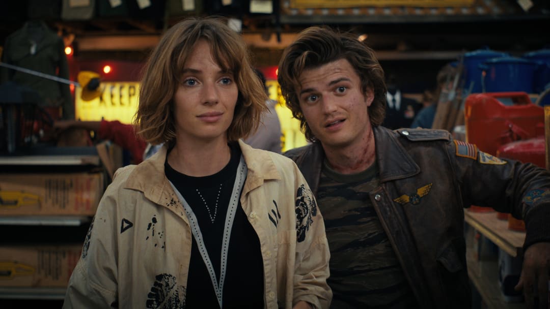 STRANGER THINGS. (L to R) Maya Hawke as Robin Buckley and Joe Keery as Steve Harrington in STRANGER THINGS. Cr. Courtesy of Netflix © 2022