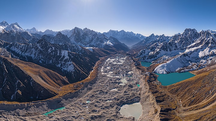 Everest, Lhotse, and Malaku appear in photo of the Himalayas in Sagarmatha National Park 