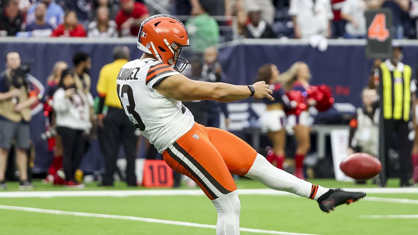 3 Punters the Browns Can Target to Replace Corey Bojorquez in Free Agency - Vimarsana News