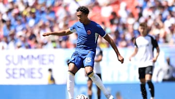 Chelsea ingin memperpanjang kontrak Bashir Humphreys sebelum dipinjamkan ke Coventry City.