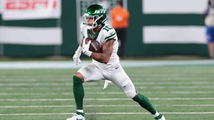 Sep 11, 2023; East Rutherford, New Jersey, USA; New York Jets wide receiver Allen Lazard (10) gains yards after catch during the second half Buffalo Bills at MetLife Stadium. Mandatory Credit: Vincent Carchietta-USA TODAY Sports