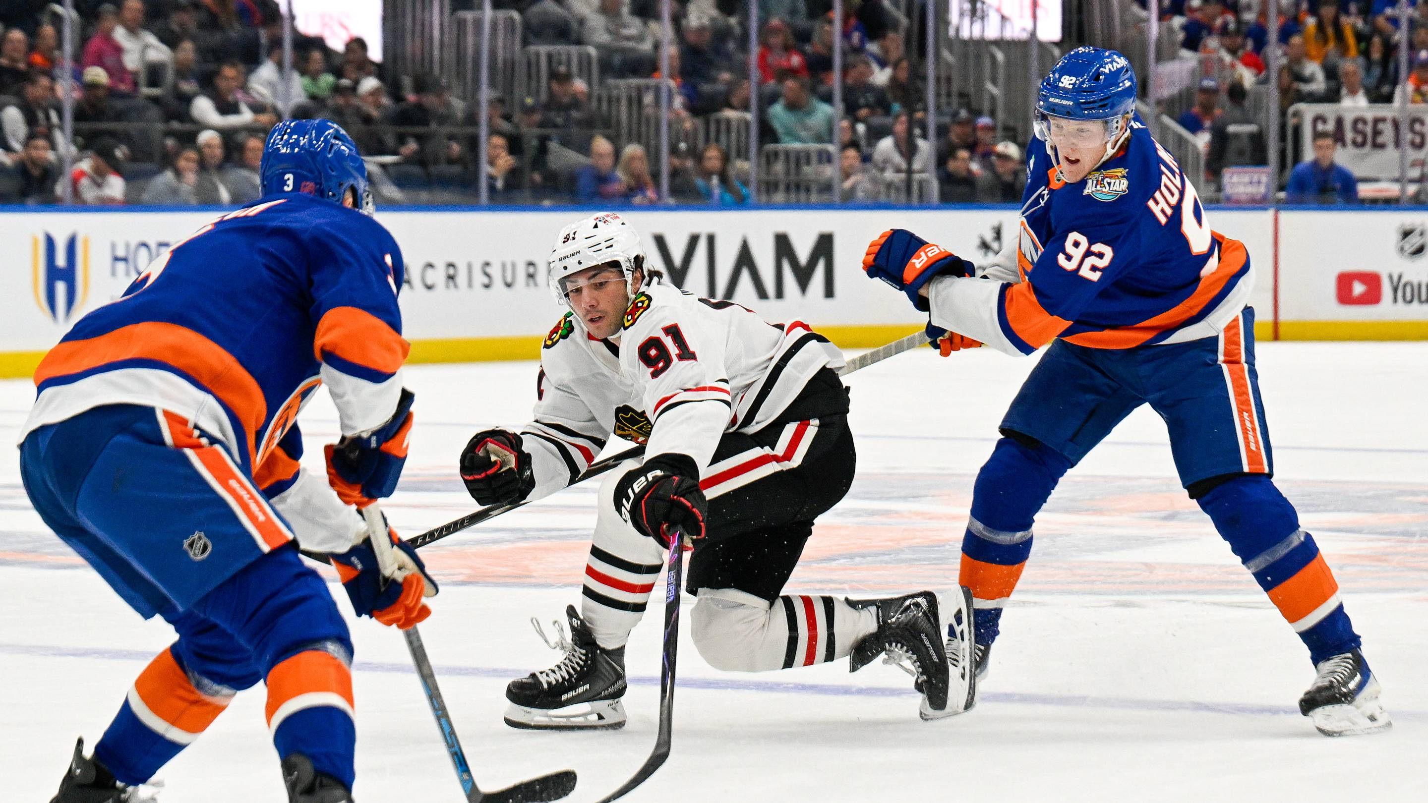 Blackhawks’ Frank Nazar suspended two game for cheap shot on NY Islanders Bo Horvat