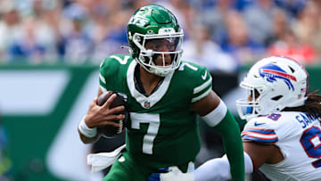 NY Jets quarterback Justin Fields