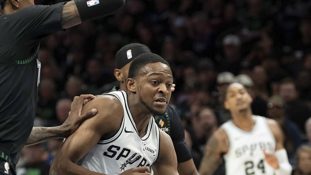 May 8, 2026; Minneapolis, Minnesota, USA; San Antonio Spurs guard De'aaron Fox (4) dribbles past Minnesota Timberwolves forward Jaden McDaniels (3) in the first half during game three of the second round of the 2026 NBA Playoffs at Target Center. Mandatory Credit: Jesse Johnson-Imagn Images May 8, 2026; Minneapolis, Minnesota, USA; San Antonio Spurs guard De'aaron Fox (4) dribbles past Minnesota Timberwolves forward Jaden McDaniels (3) in the first half during game three of the second round of the 2026 NBA Playoffs at Target Center. Mandatory Credit: Jesse Johnson-Imagn Images