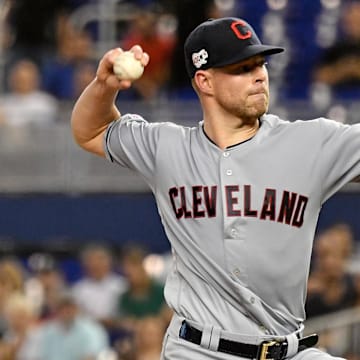 Corey Kluber throws a pitch against the Marlins in 2019.