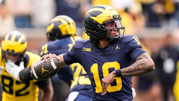 Michigan Wolverines quarterback Bryce Underwood (19)