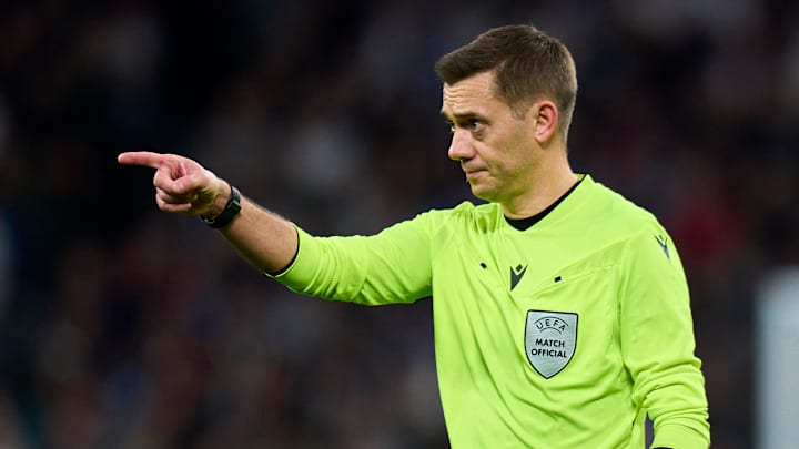 Clément Turpin a été sacré meilleur arbitre du monde en 2025.