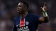 Willian Pacho a réalisé une saison folle avec Paris.