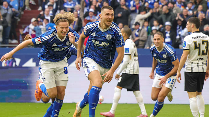 Auch Hasan Kurucay erzielte einen sehr frühen (Sieg-)Treffer für den FC Schalke Auch Hasan Kurucay erzielte einen sehr frühen (Sieg-)Treffer für den FC Schalke