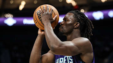Charlotte Hornets, Sion James