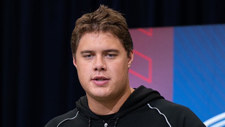 Utah Utes offensive tackle Caleb Lomu 