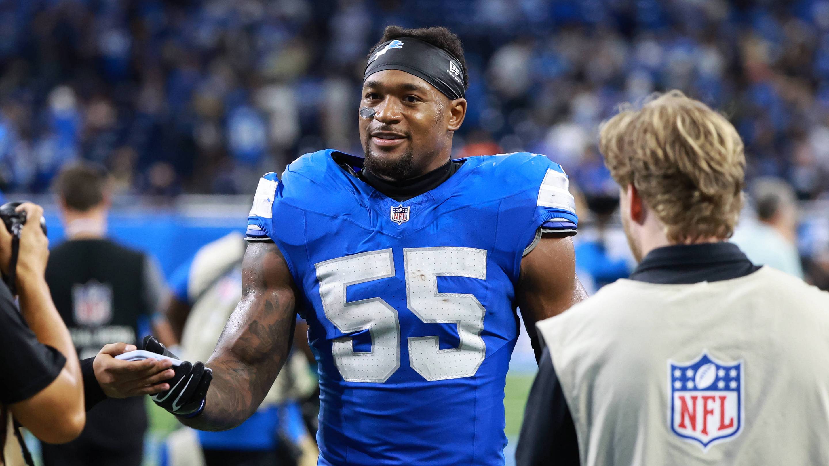 Lions’ Derrick Barnes Takes Matching Spider-Man Moment With Son Onto the Field