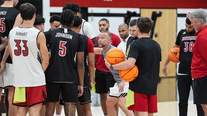 Louisville men’s head basketball coach Pat Kelsey talks to his players during team practice on July 23, 2026 before a two-game exhibition tour in the Bahamas. The Cards finished 24-11 overall last season.