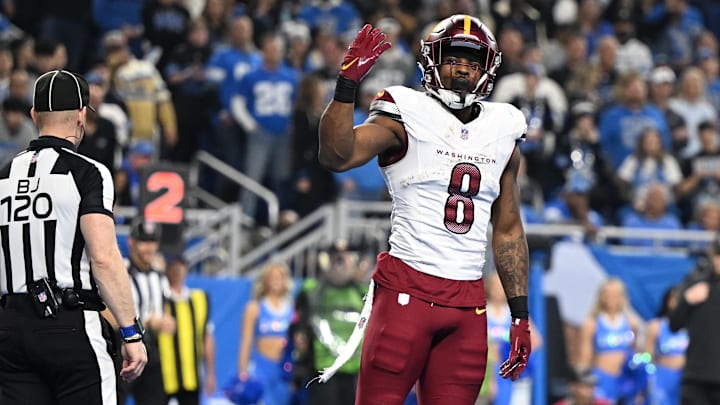 Washington Commanders running back Brian Robinson Jr. (8)