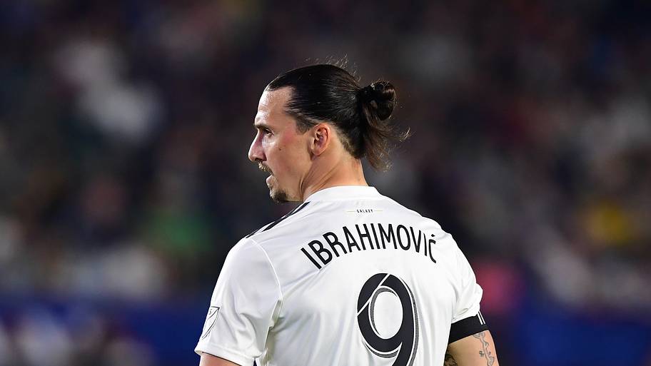 Zlatan Ibrahimović wearing the No. 9.