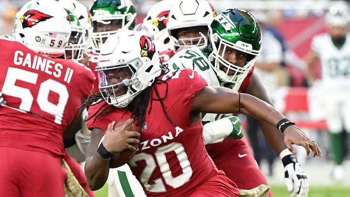 DeeJay Dallas of the Arizona Cardinals
