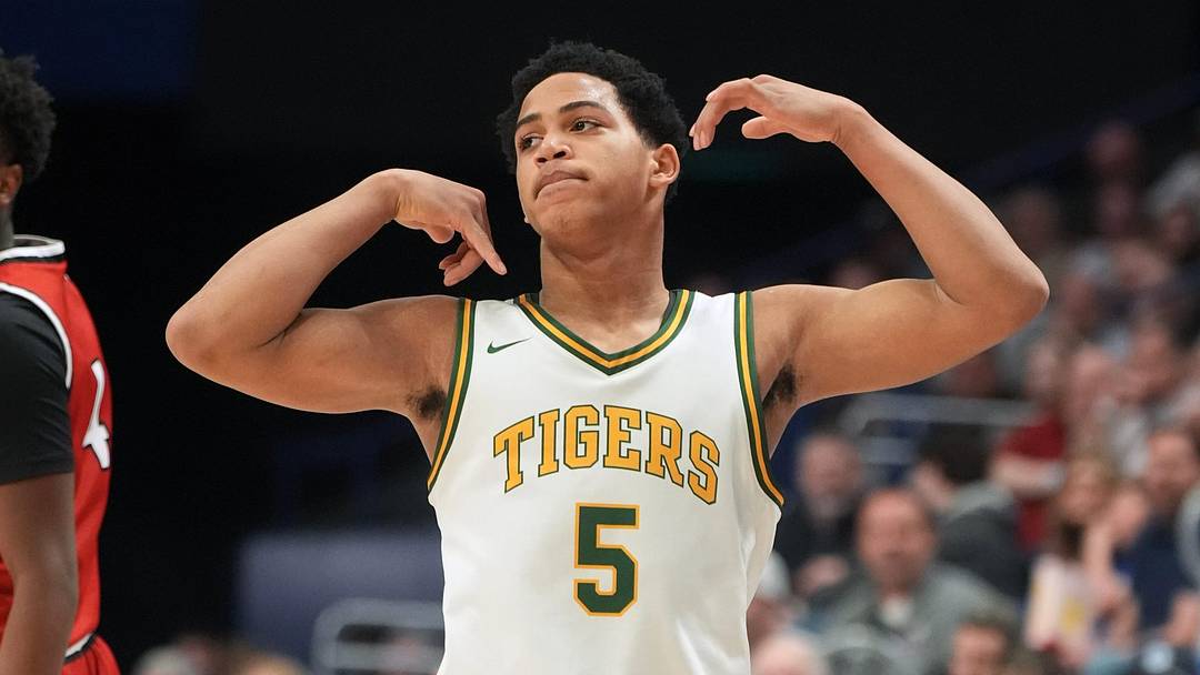 St. X’s Josh Lindsay celebrates making a thee against GRC in the KHSAA championship game of the Sweet 16.
March 21, 2026 St. X’s Josh Lindsay celebrates making a thee against GRC in the KHSAA championship game of the Sweet 16.
March 21, 2026