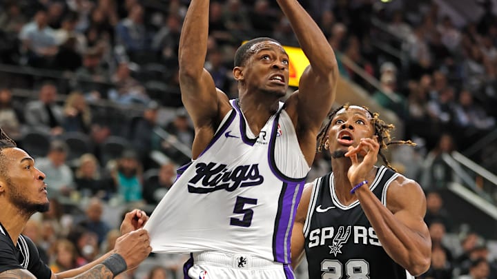 Sacramento Kings, De'Aaron Fox, San Antonio Spurs, Chicago Bulls, Zach LaVine, NBA Trade Rumors