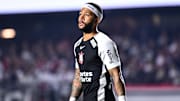 Corinthians tenta negociar dívida com Memphis Depay