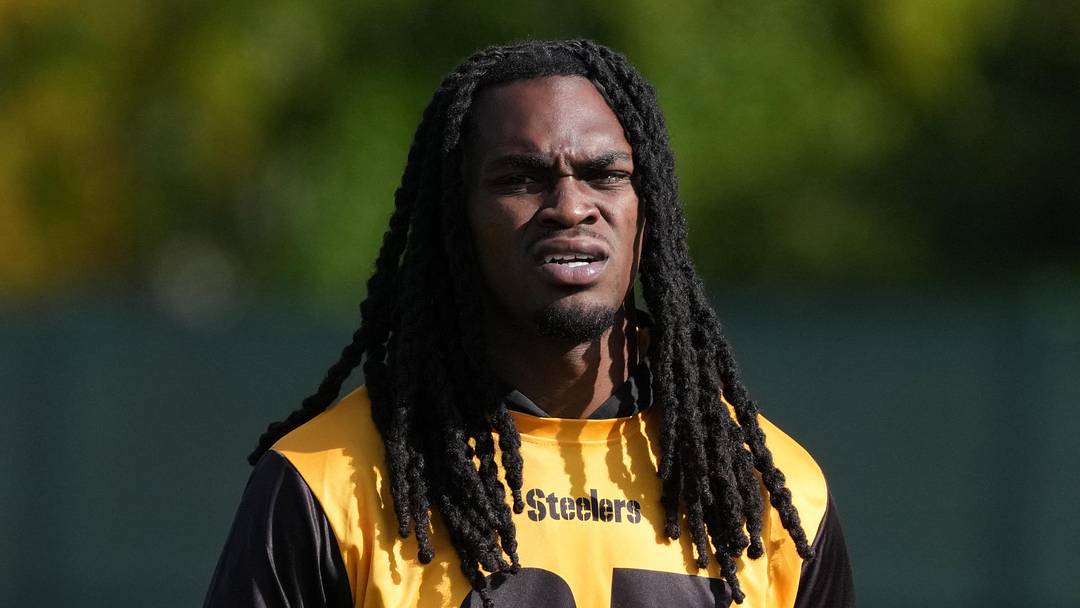 Pittsburgh Steelers cornerback Cory Trice Jr