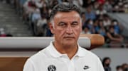 Christophe Galtier sur le banc du PSG lors de la tournée estivale face à Kawasaki.
