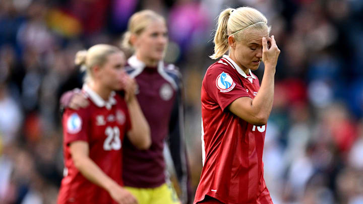 Pernille Harder hat sich verletzt Pernille Harder hat sich verletzt