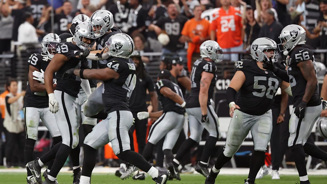 Cleveland Browns v Las Vegas Raiders