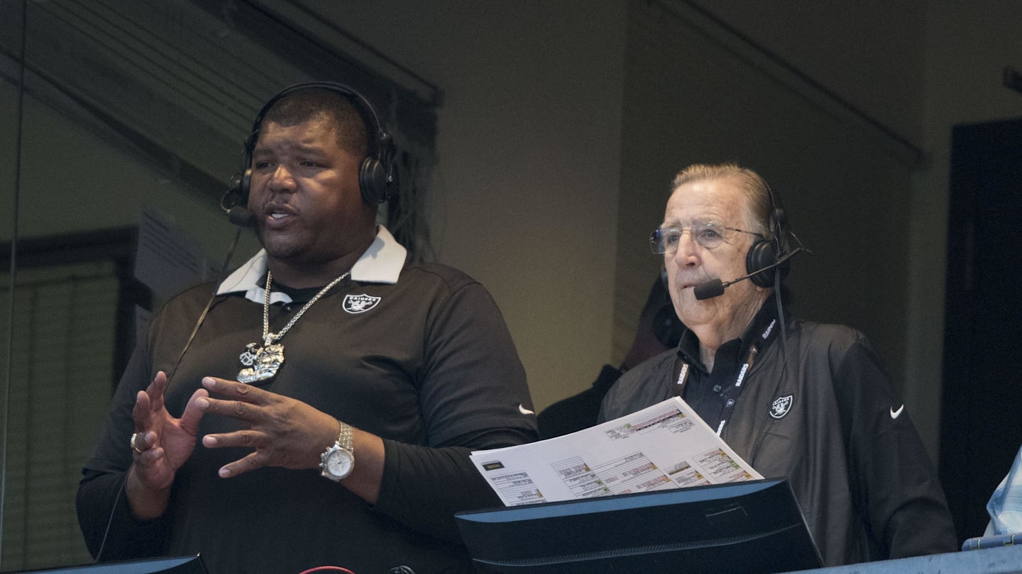 Brent Musburger Joins NBC Booth, Honored at Hall of Fame Game