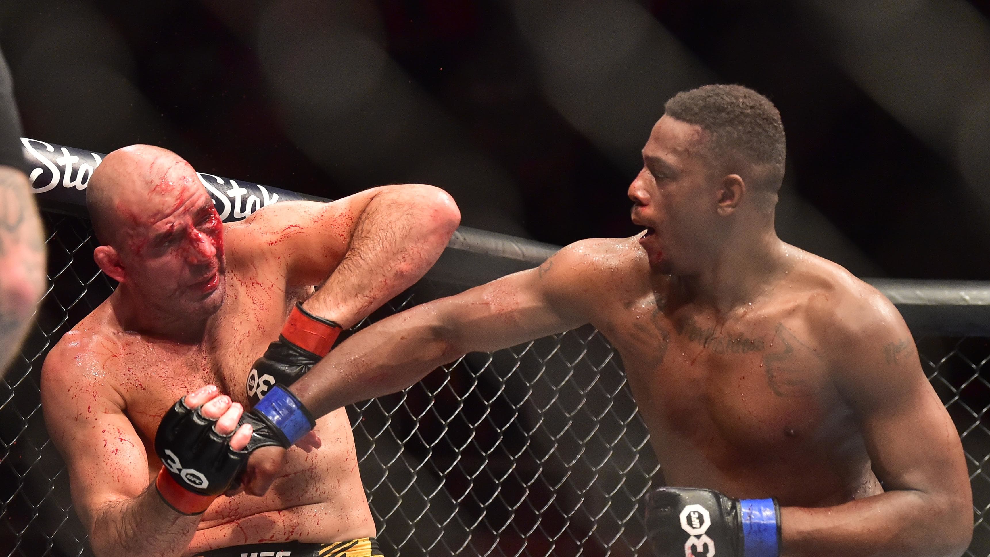 Jamahal Hill defeated Glover Teixeira for the light heavyweight strap at UFC 283