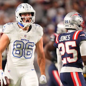 Oct 5, 2025; Orchard Park, New York, USA; Buffalo Bills tight end Dalton Kincaid (86) reacts to making a catch against the New England Patriots