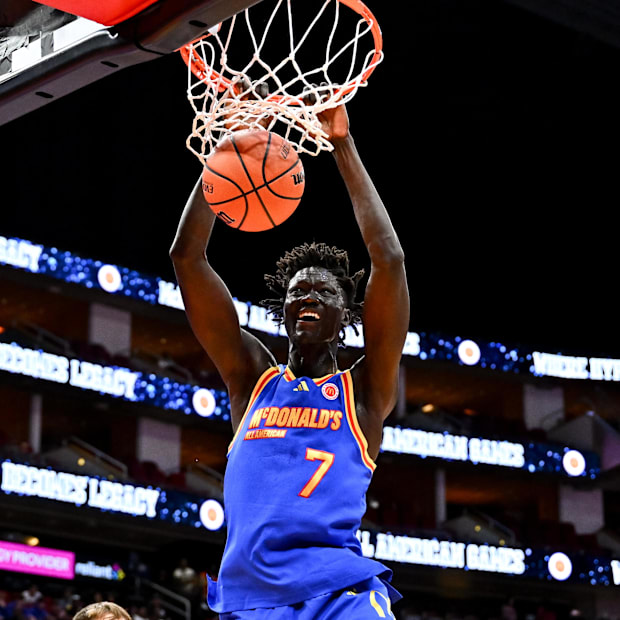 John Bol throws down dunk before starting his freshman season at Ole Miss