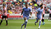 O Leeds aceitou a oferta dos Blues pelo atacante brasileiro