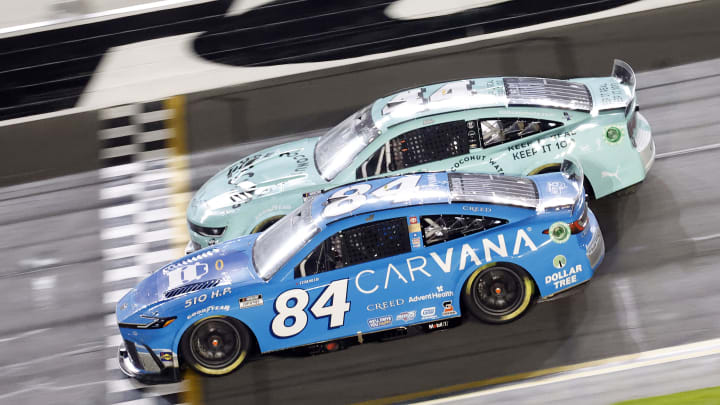 Jimmie Johnson edges out J.J. Yeley, Daytona 500, NASCAR