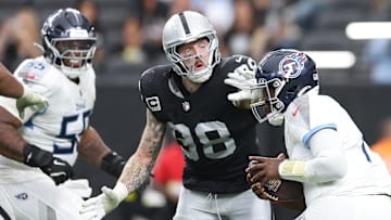 Tennessee Titans v Las Vegas Raiders