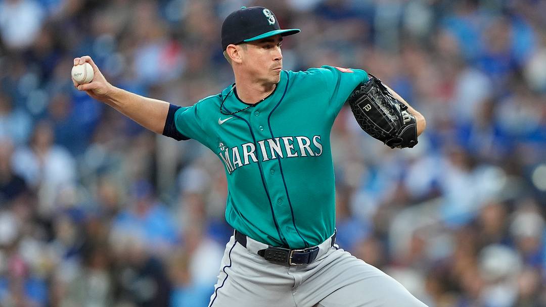 Aug 28, 2026; Toronto, Ontario, CAN; Seattle Mariners starting pitcher Emerson Hancock (26) pitches to the Toronto Blue Jays during the first inning at Rogers Centre. Mandatory Credit: John E. Sokolowski-Imagn Images Aug 28, 2026; Toronto, Ontario, CAN; Seattle Mariners starting pitcher Emerson Hancock (26) pitches to the Toronto Blue Jays during the first inning at Rogers Centre. Mandatory Credit: John E. Sokolowski-Imagn Images