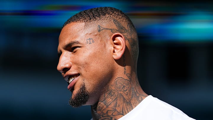 Miami Dolphins tight end Darren Waller