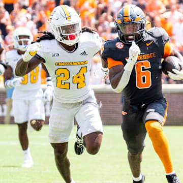 Tennessee running back Dylan Sampson (6) runs with the ball during Tennessee's game against Chattanooga in Neyland Stadium in Knoxville on Saturday, Aug. 31, 2024.