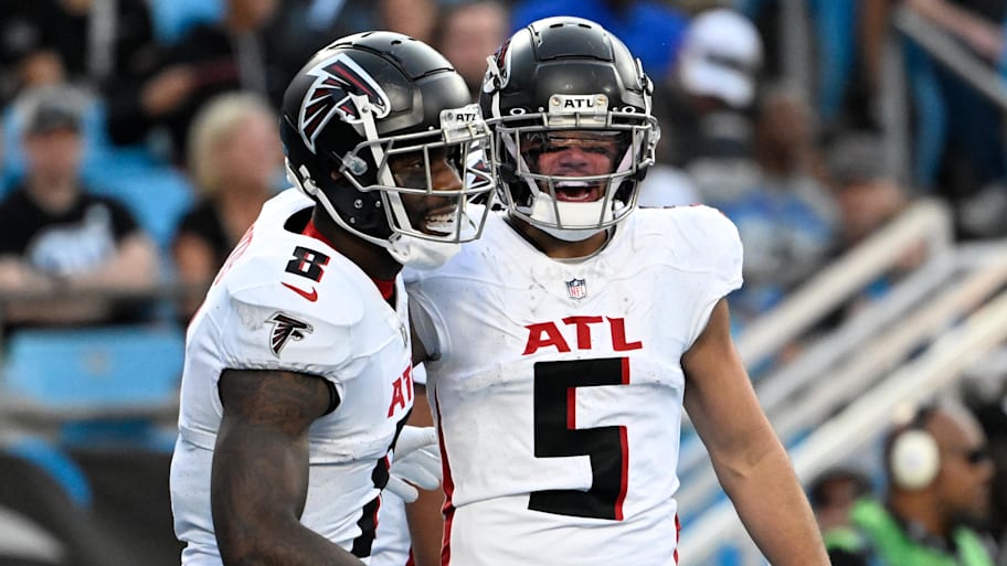 Atlanta Falcons wide receiver Drake London and tight end Kyle Pitts Sr.