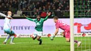 Die umstrittene Elfmeter-Szene beim Zweitliga-Topspiel