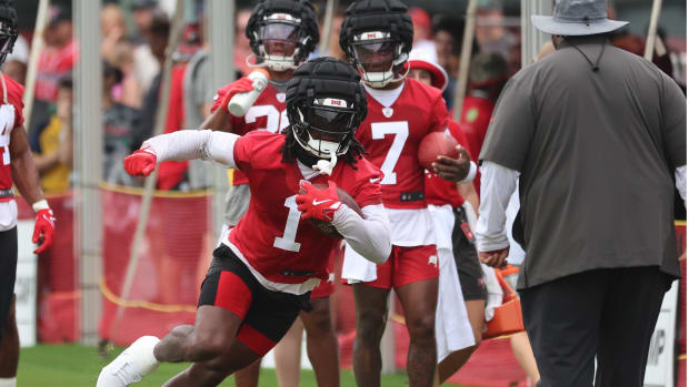  Tampa Bay Buccaneers running back Rachaad White (1), running back Bucky Irving (7)