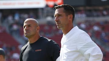 San Francisco 49ers defensive coordinator Robert Saleh (L) and head coach Kyle Shanahan (R)